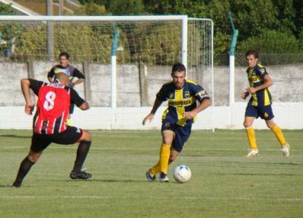 Deportivo Los Pinos derrotó a Amigos Unidos