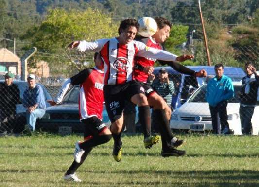 Racing y Amigos Unidos finalistas